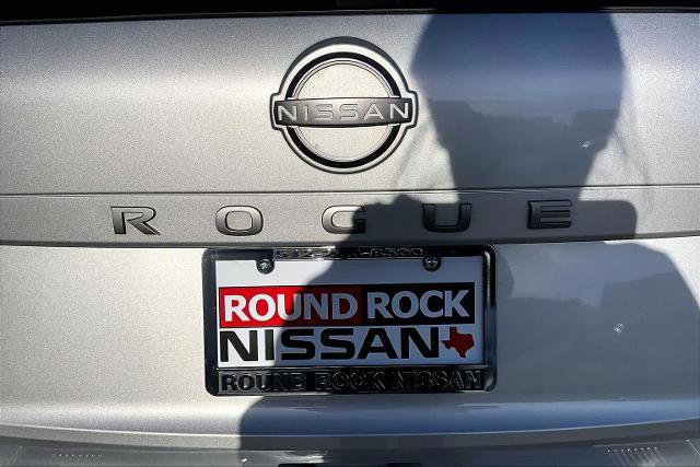 Certified 2025 Nissan Rogue SV image 9