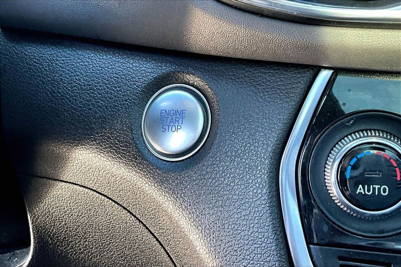 Used 2020 Hyundai Santa Fe SEL w/ Convenience + Premium Package image 27