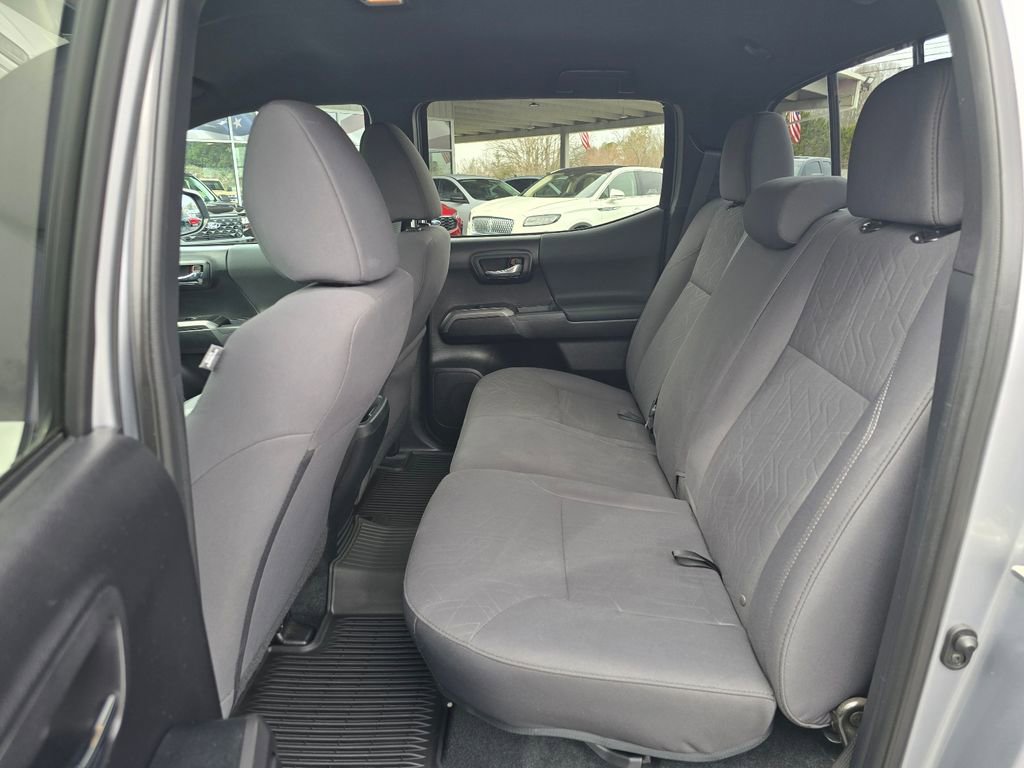 Used 2019 Toyota Tacoma TRD Sport w/ Technology Package image 10