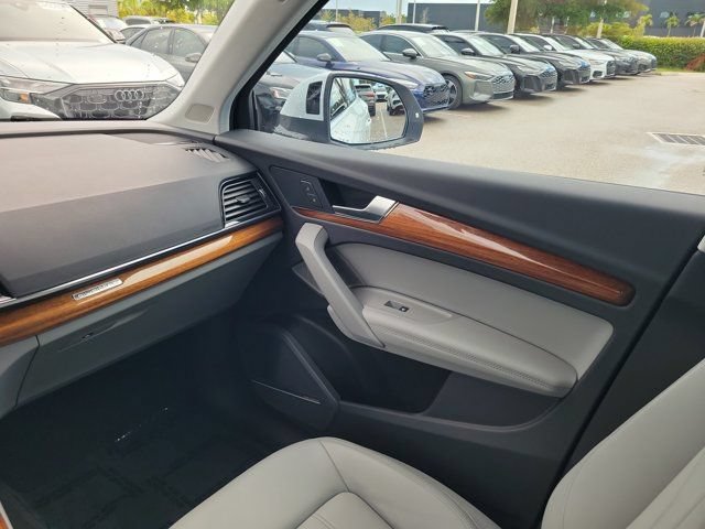 Used 2023 Audi Q5 2.0T Premium Plus w/ Premium Plus Package AWD/4WD image 14