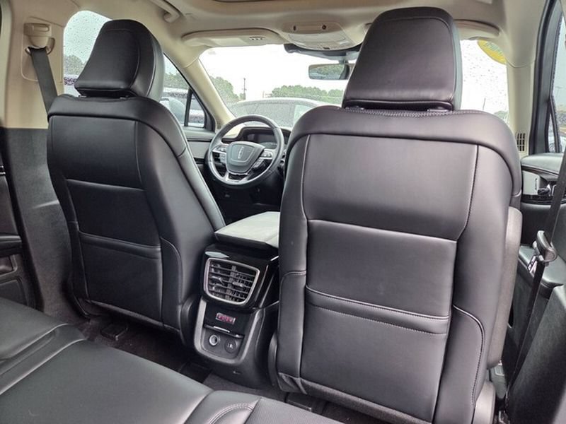 Used 2023 Lincoln Nautilus Reserve FWD image 20