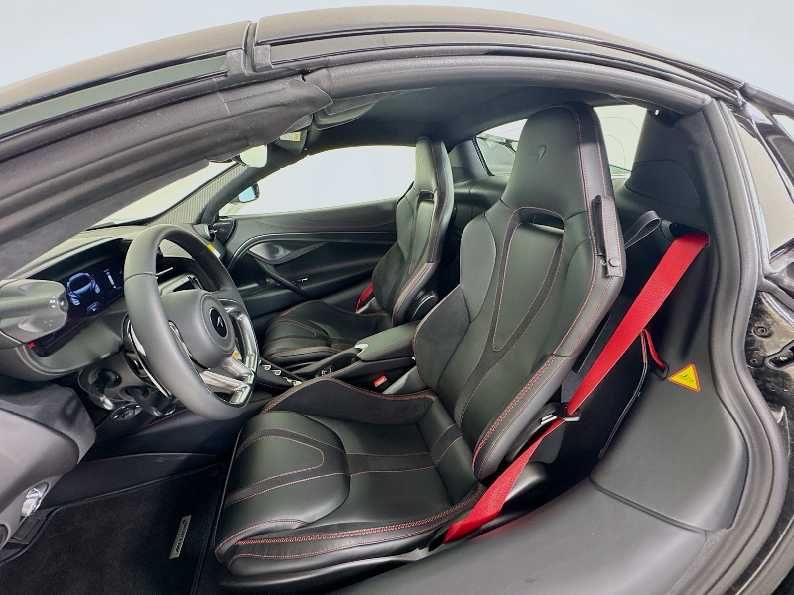 Used 2026 McLaren 750S Spider RWD image 20