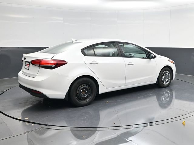 Used 2017 Kia Forte LX w/ LX Popular Package image 3