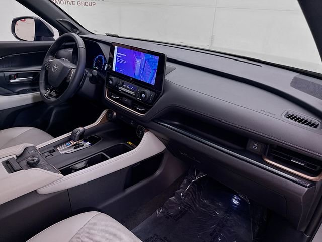 Used 2025 Toyota Grand Highlander AWD Hybrid image 31