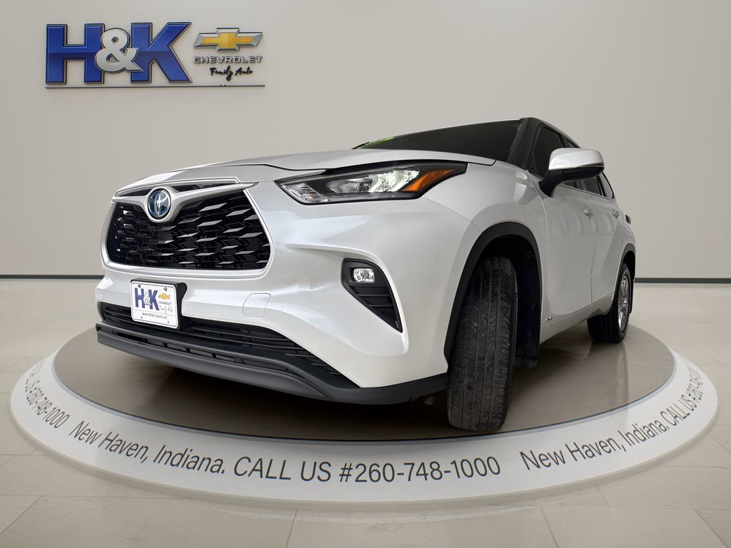 Used 2024 Toyota Highlander LE image 41