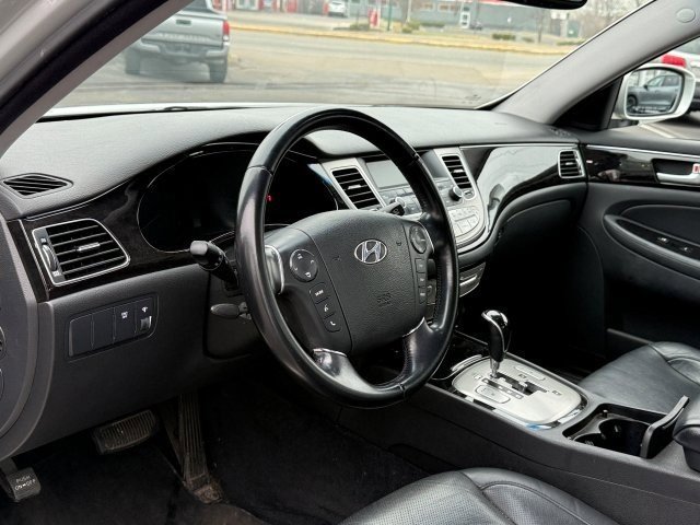 Used 2013 Hyundai Genesis 3.8 image 11