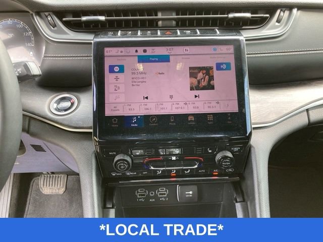 Used 2025 Jeep Grand Cherokee L Limited w/ Black Appearance Package AWD/4WD image 17