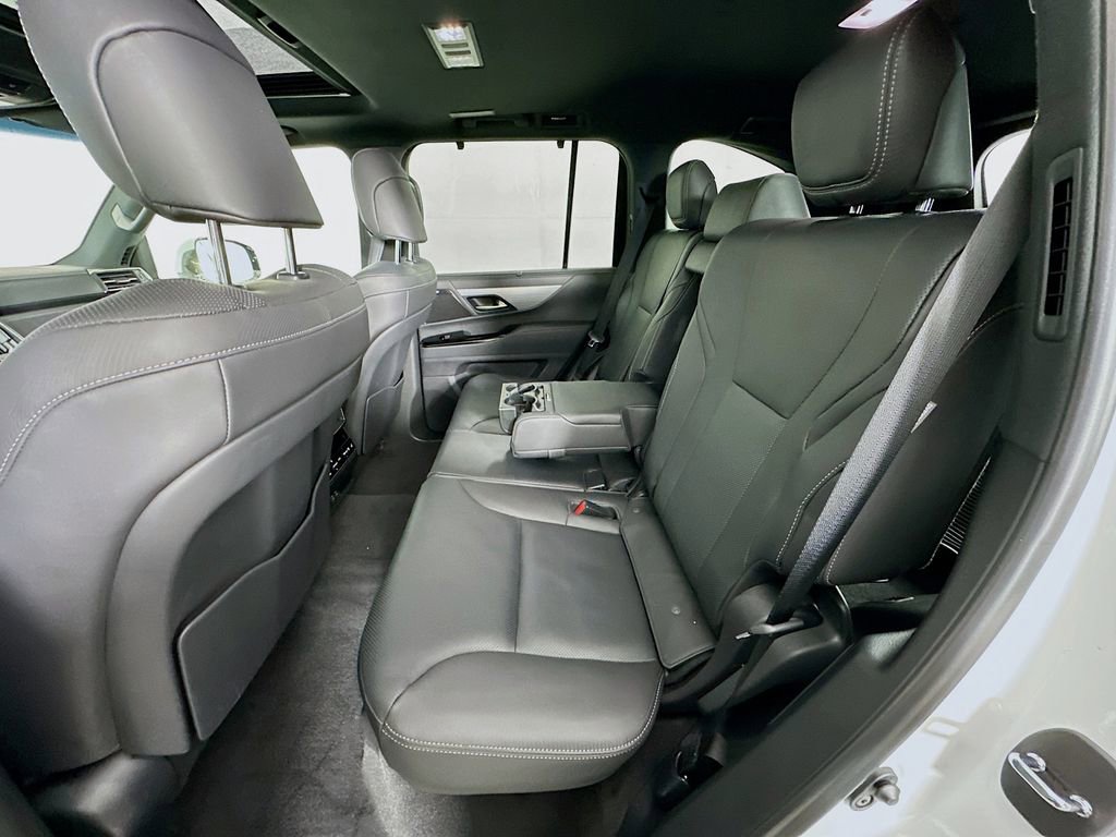 Used 2024 Lexus LX 600 F Sport image 32