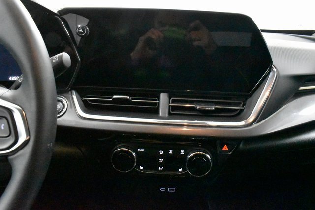 Used 2025 Chevrolet Trax ACTIV w/ Driver Confidence Package image 21