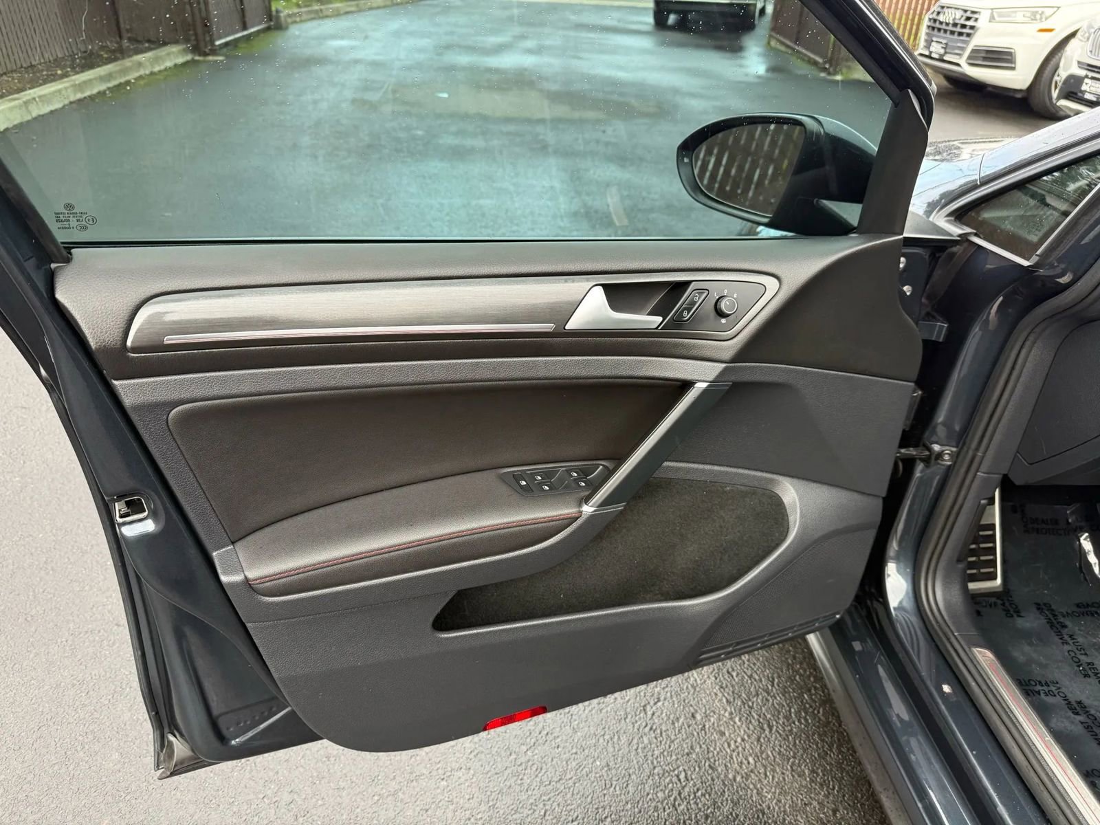 Used 2019 Volkswagen Golf 4-Door image 9