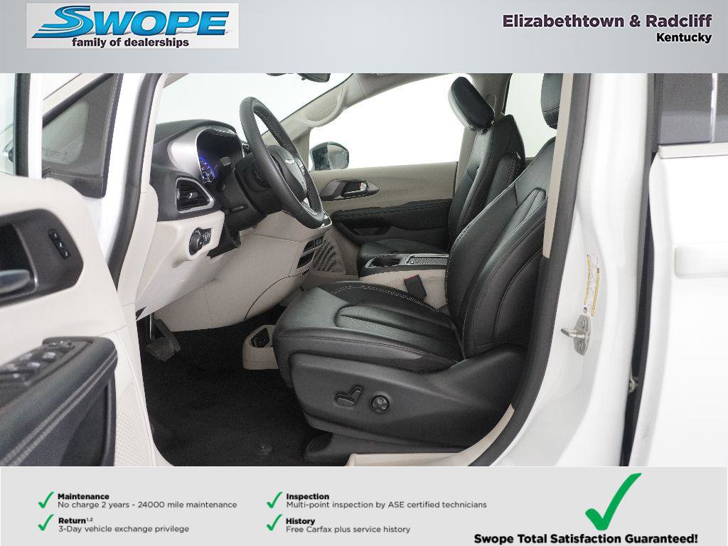 Certified 2024 Chrysler Pacifica Touring-L image 13