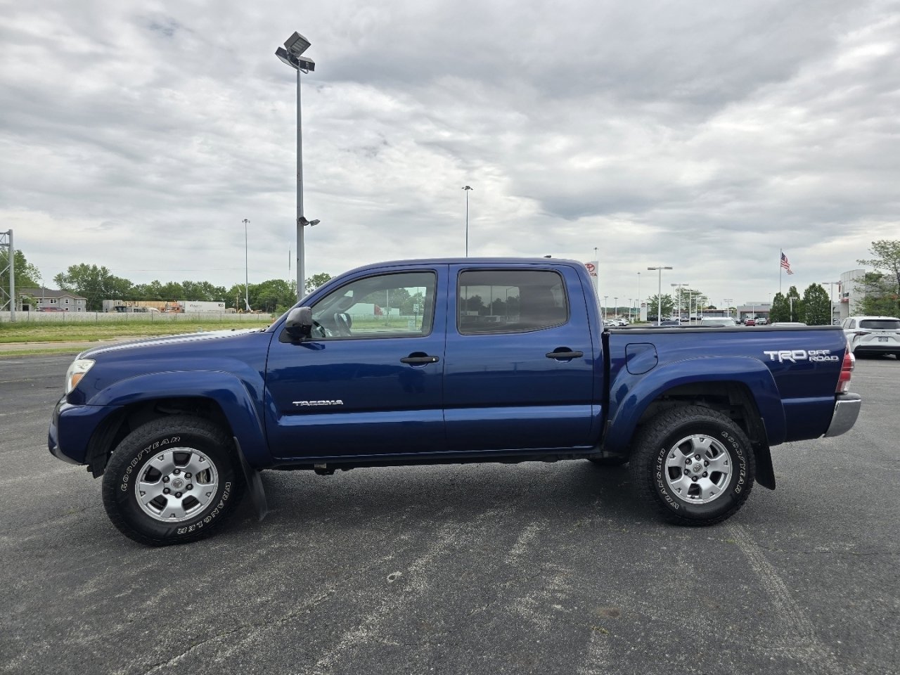 Used 2014 Toyota Tacoma 4x4 Double Cab w/ TRD Off-Road Package image 11