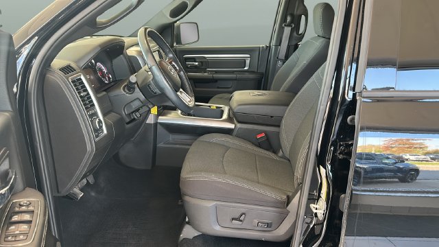 Used 2024 RAM 1500 Warlock AWD/4WD image 9