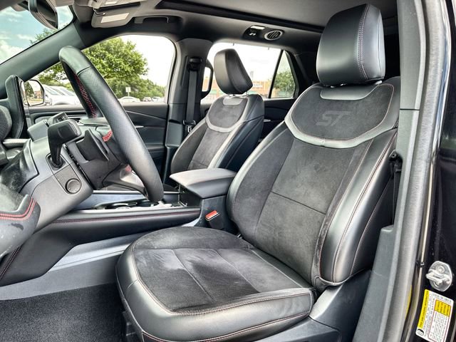 Used 2025 Ford Explorer ST AWD/4WD image 11