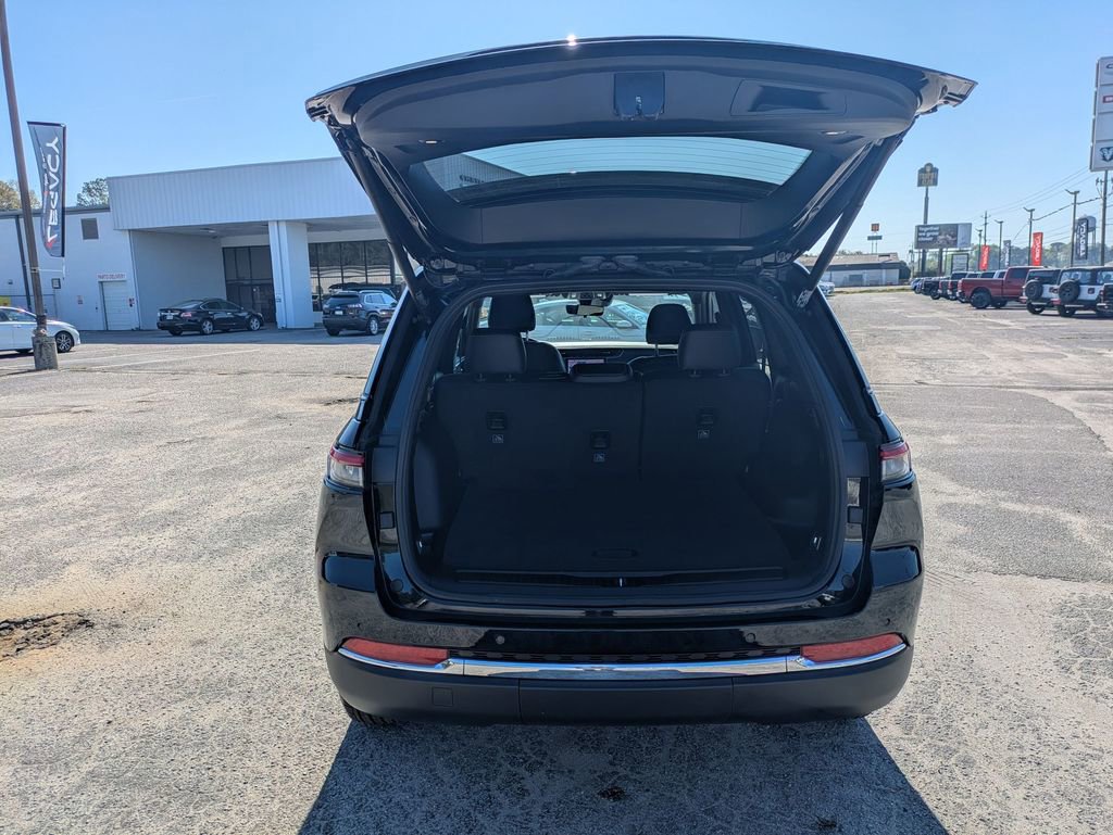 Used 2025 Jeep Grand Cherokee Limited image 31