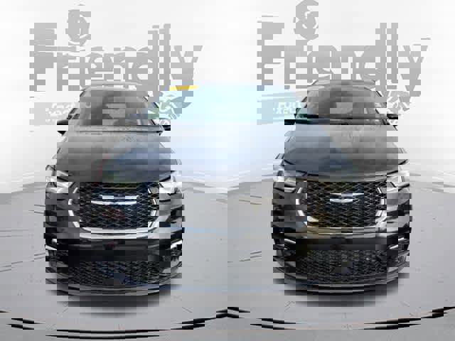 Certified 2024 Chrysler Pacifica Touring-L image 8