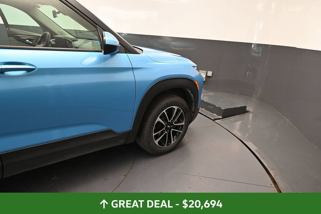 Used 2025 Chevrolet TrailBlazer LT AWD/4WD image 24