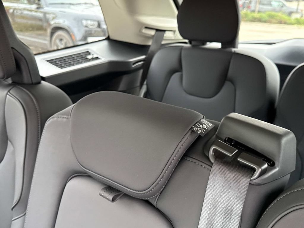 Certified 2026 Volvo XC90 B6 Plus w/ Protection Package Premier AWD/4WD image 16