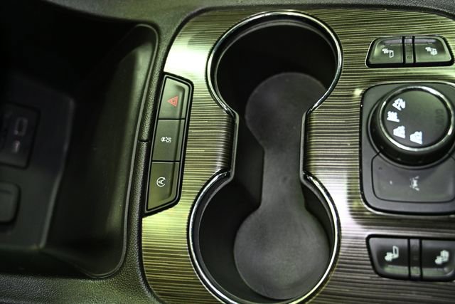 Used 2023 GMC Acadia SLT image 24