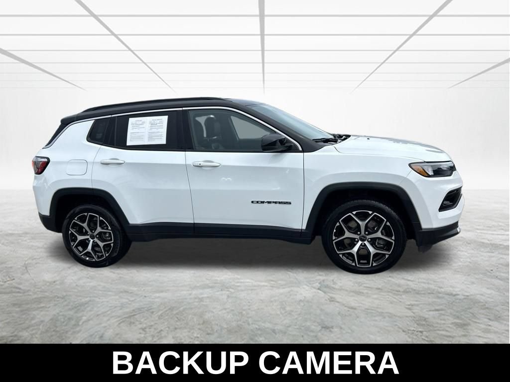 Used 2025 Jeep Compass Limited AWD/4WD image 4