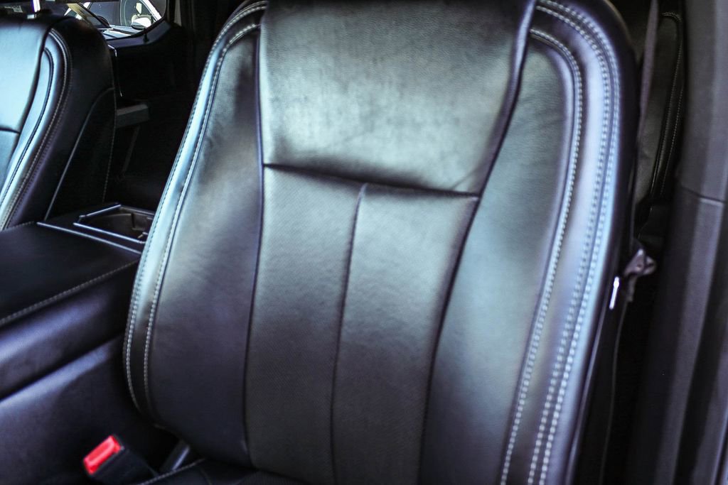 Used 2019 Ford F150 Lariat w/ Equipment Group 502A Luxury AWD/4WD image 30