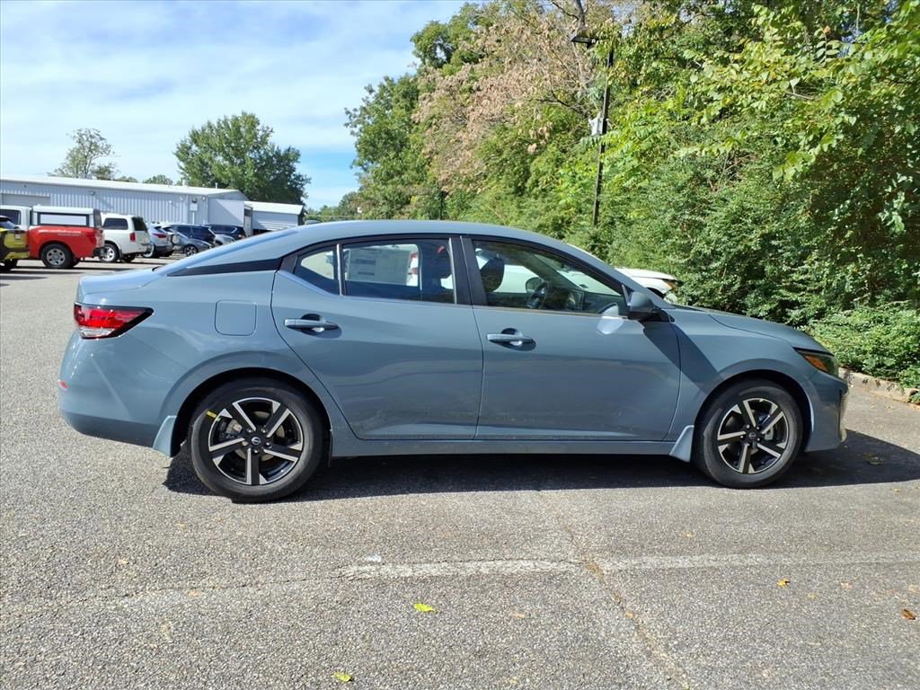 New 2025 Nissan Sentra SV image 9