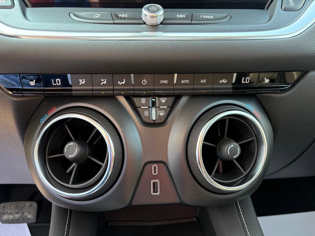 New 2026 Chevrolet Blazer LT w/ LPO, Arctic Package FWD image 4