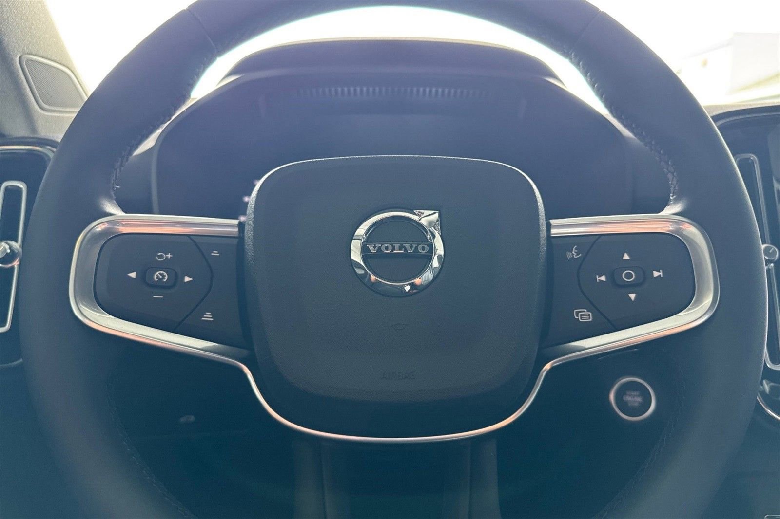 New 2025 Volvo XC40 B5 Core w/ Protection Package Premier image 23