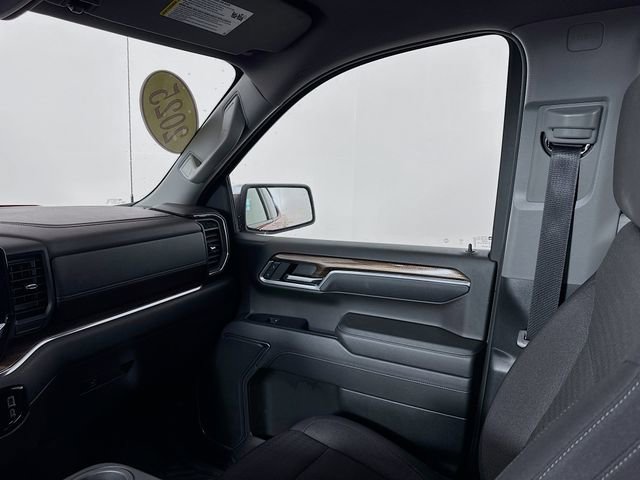 Used 2025 Chevrolet Silverado 1500 LT image 24