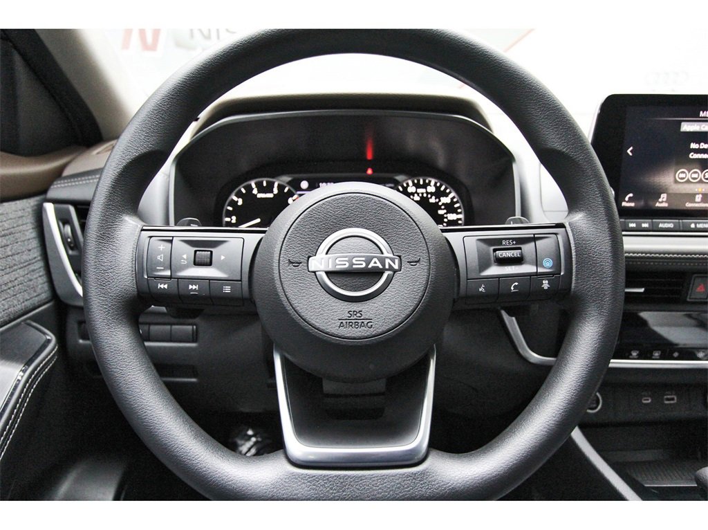 Used 2023 Nissan Rogue SV image 11