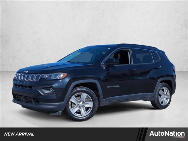 Used 2022 Jeep Compass Latitude image 1
