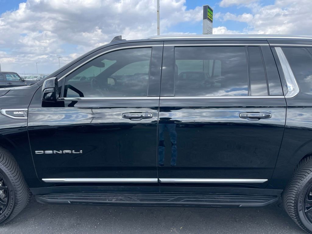 Used 2021 GMC Yukon XL Denali AWD/4WD image 30