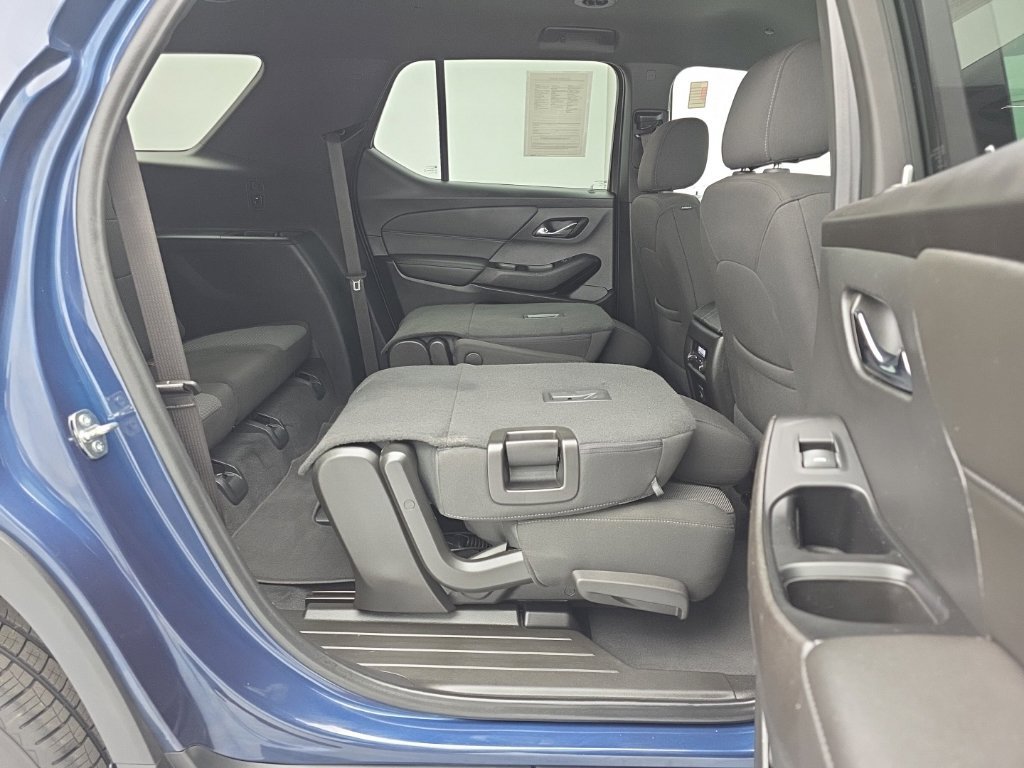 Used 2023 Chevrolet Traverse LT w/ Rear Camera Mirror Package AWD/4WD image 52