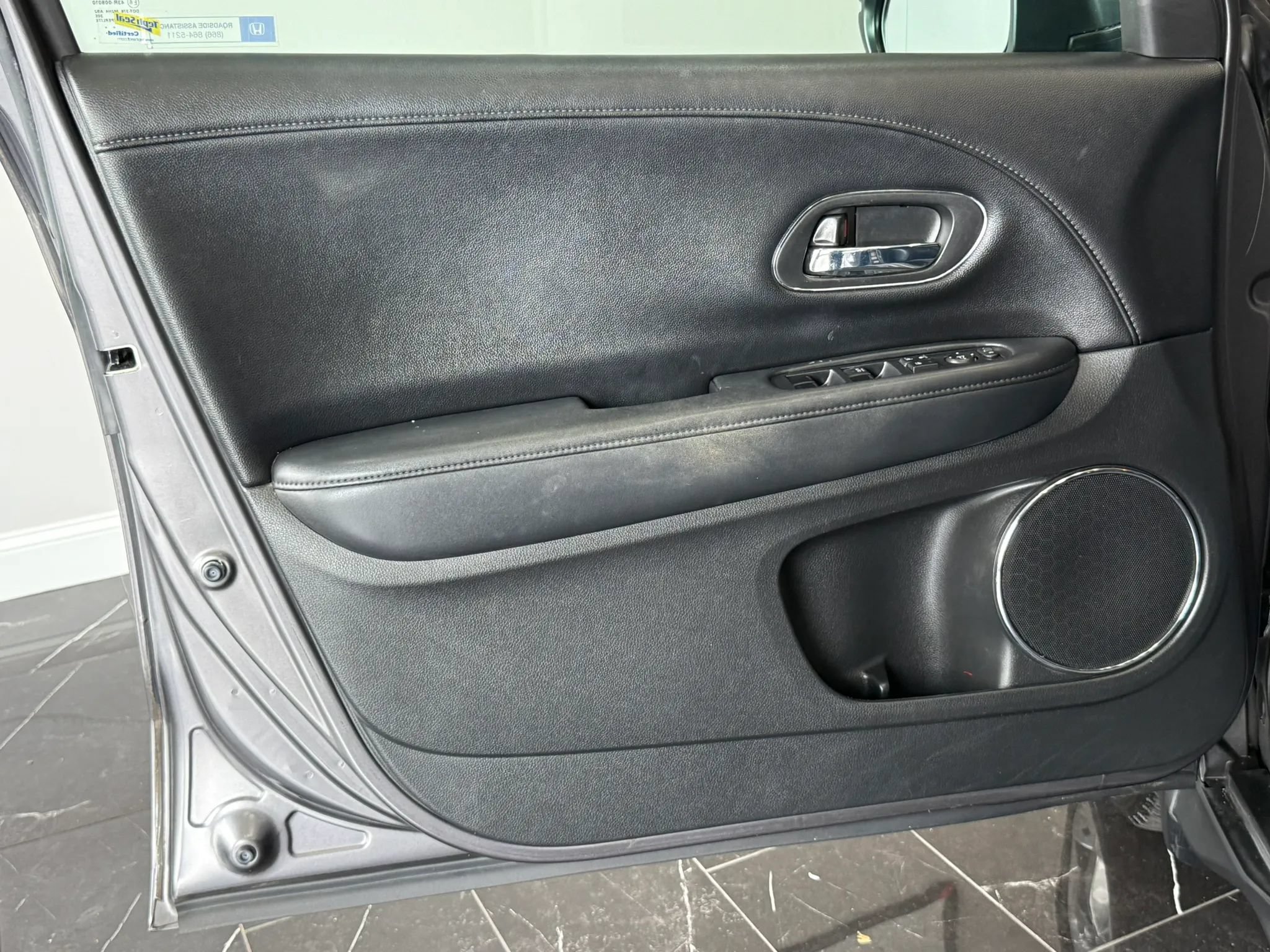 Used 2016 Honda HR-V EX-L image 7