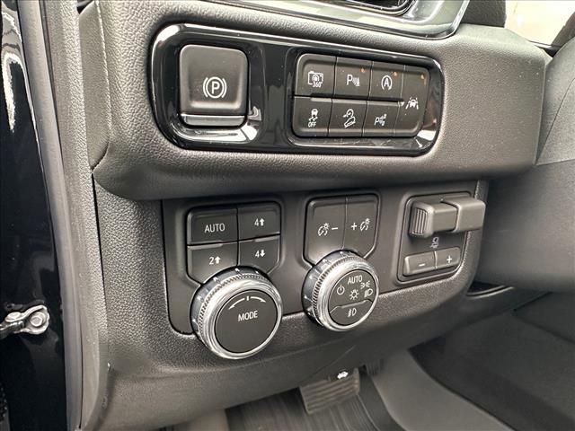 New 2026 GMC Yukon XL Denali w/ Denali Reserve Package image 30