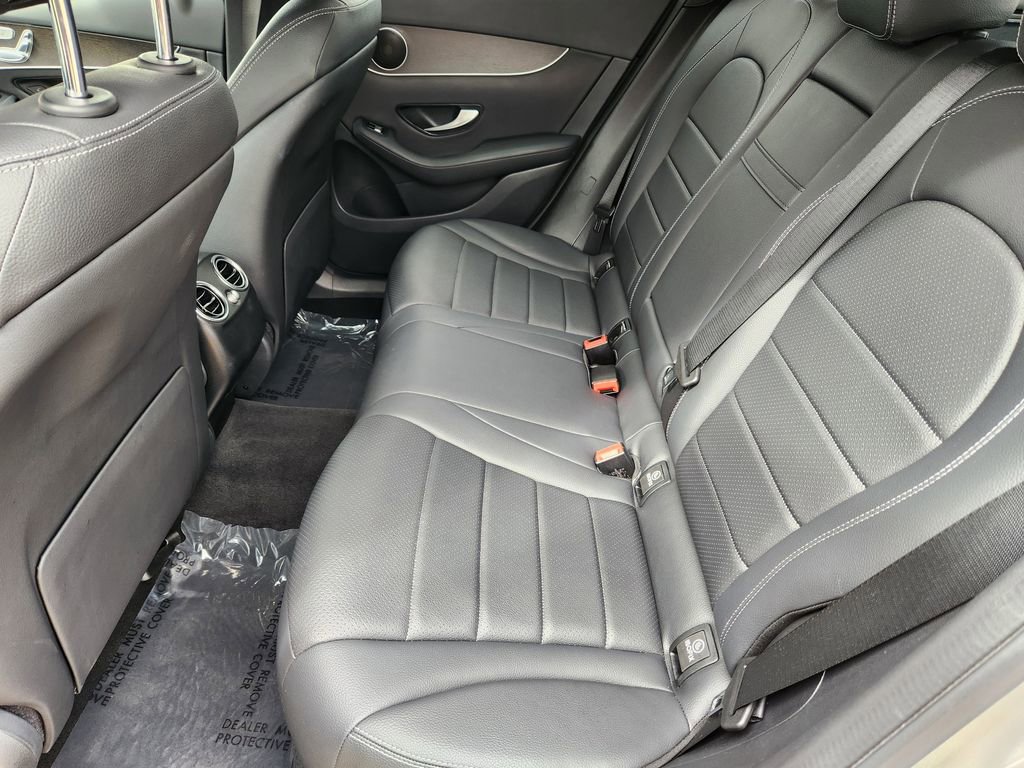 Used 2020 Mercedes-Benz GLC 300 4MATIC image 28