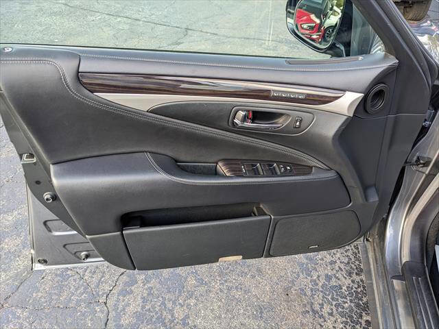 Used 2017 Lexus LS 460 AWD w/ Comfort Package image 11