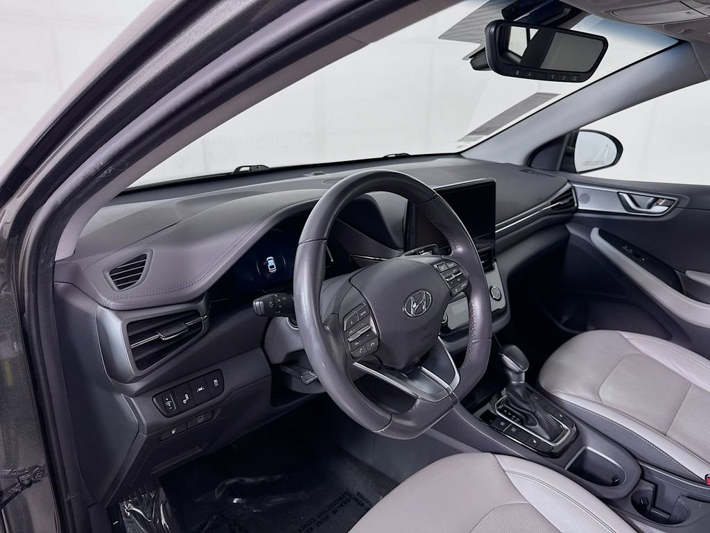 Used 2021 Hyundai Ioniq Limited image 11