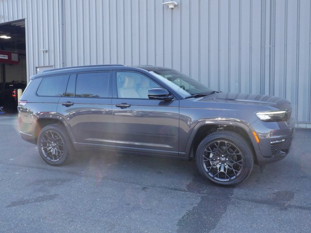 New 2025 Jeep Grand Cherokee L Summit image 11