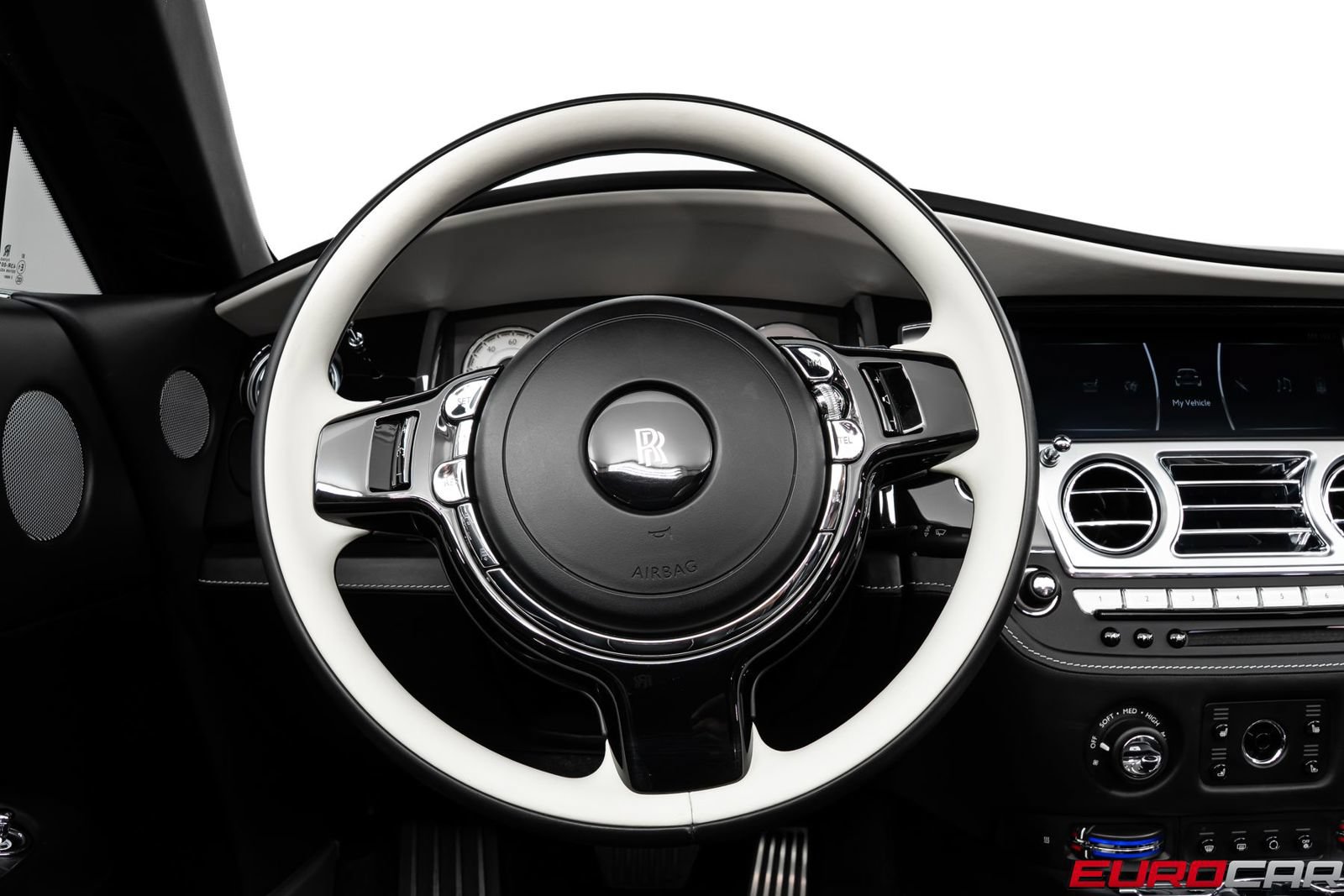 Used 2018 Rolls-Royce Dawn RWD image 30