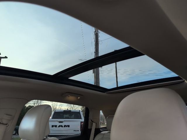 Used 2017 Lincoln MKX Reserve w/ Lincoln MKX Climate Package image 3