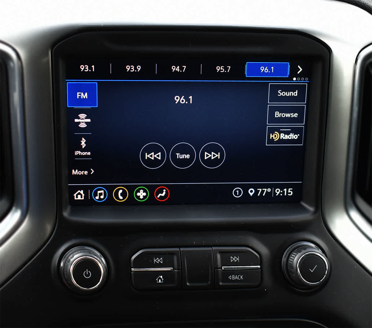 Used 2020 Chevrolet Silverado 1500 RST w/ True North Edition AWD/4WD image 15