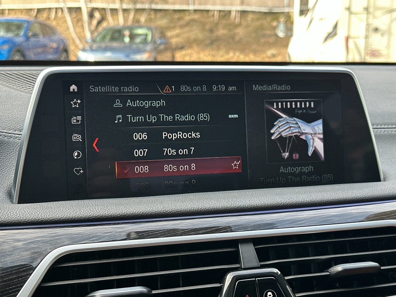 Used 2019 BMW 750i w/ M Sport Package image 22