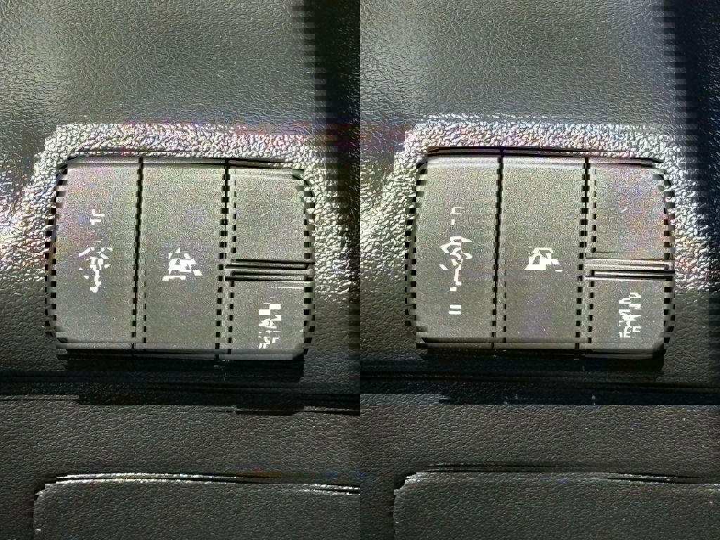 Used 2022 Hyundai Elantra SEL w/ Convenience + Premium Package image 17