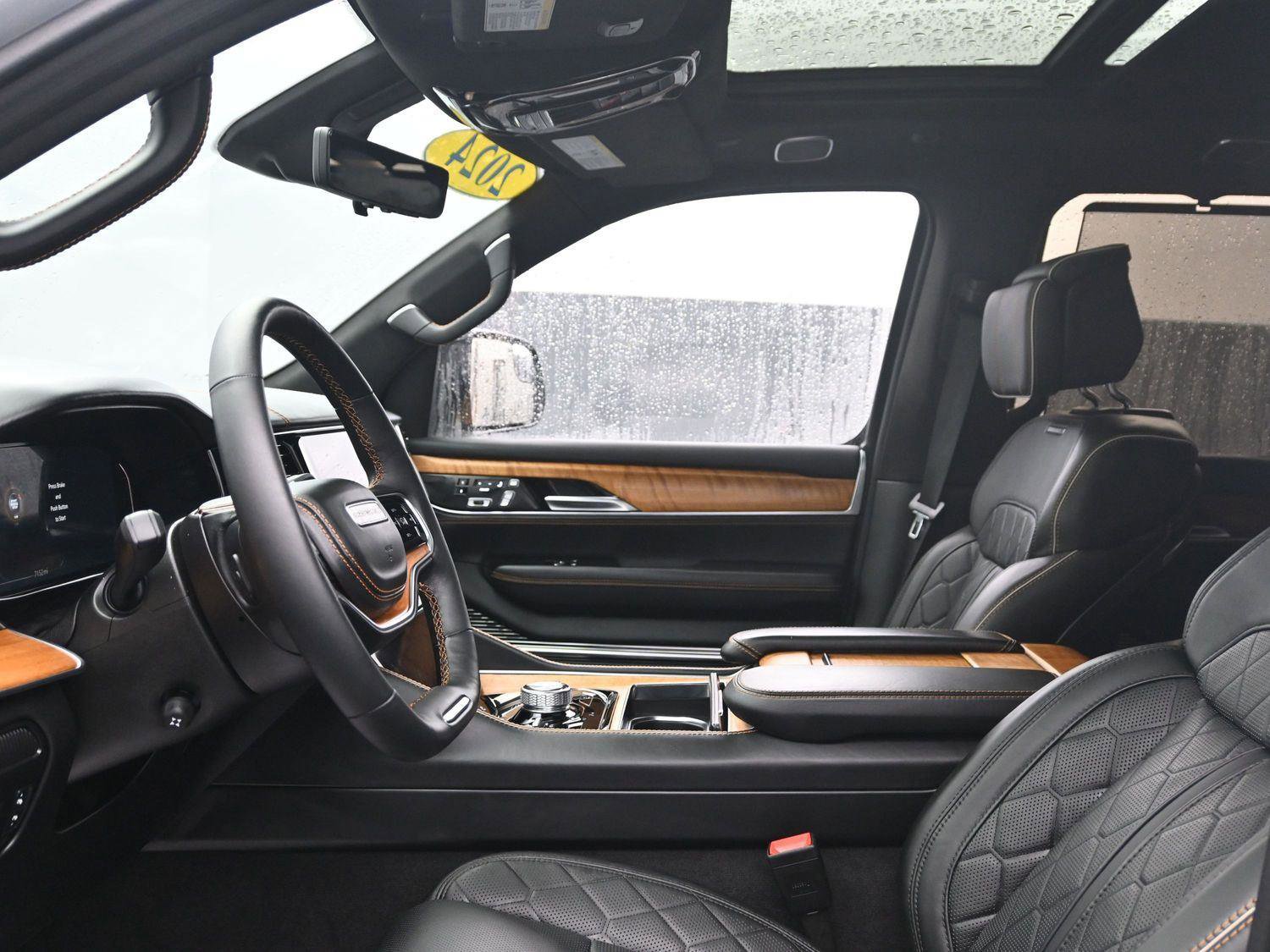 Used 2024 Jeep Grand Wagoneer Series III image 23