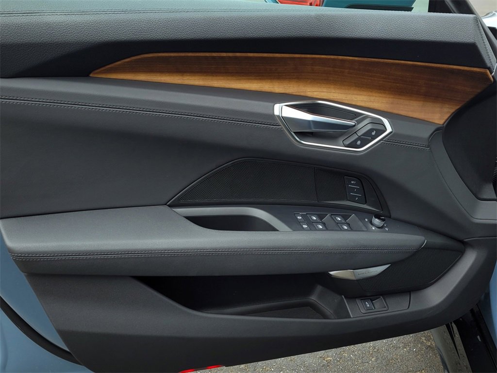 Used 2024 Audi e-tron GT Premium Plus image 12