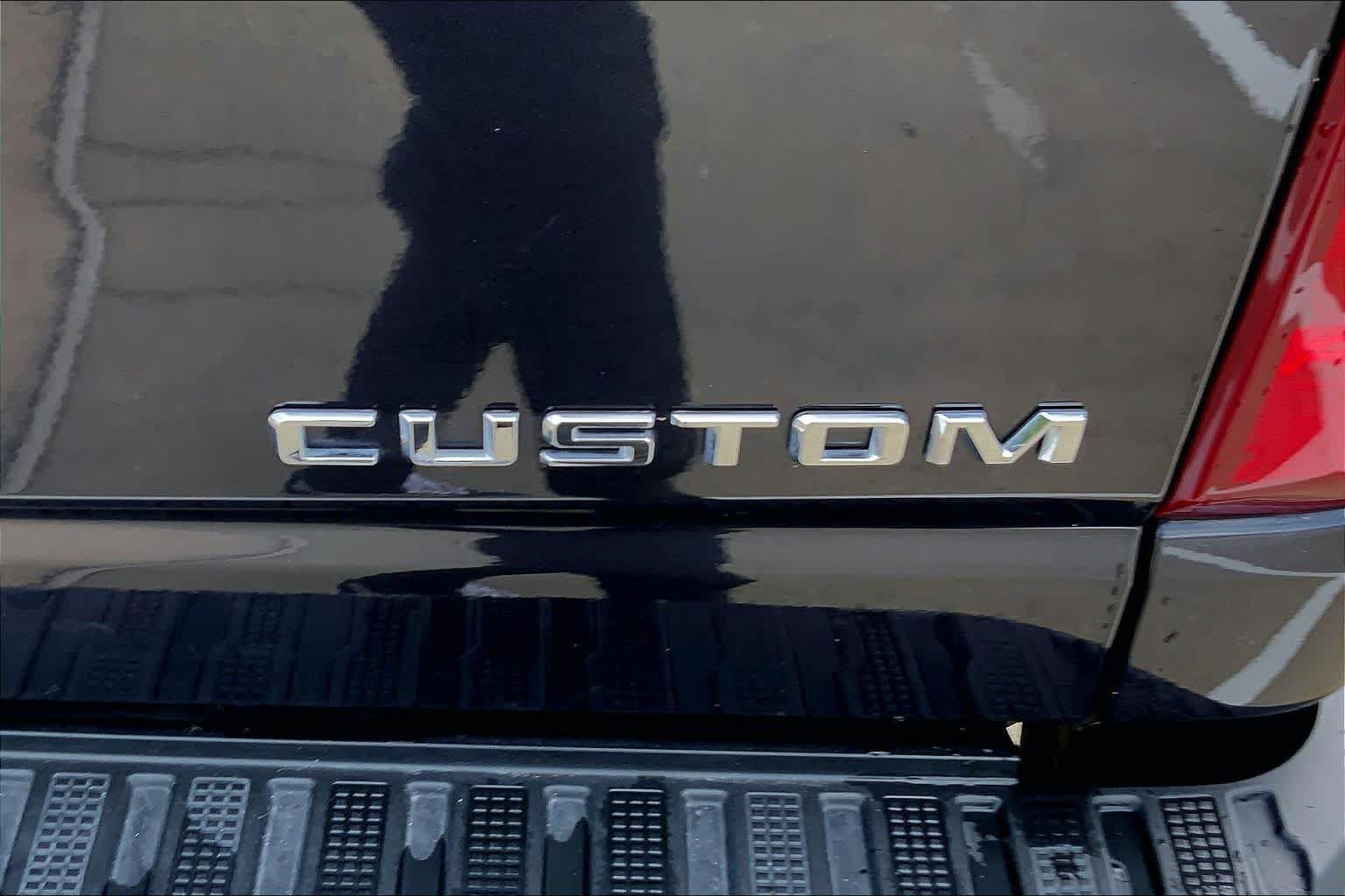 Used 2024 Chevrolet Silverado 2500 Custom w/ Custom Convenience Package AWD/4WD image 10