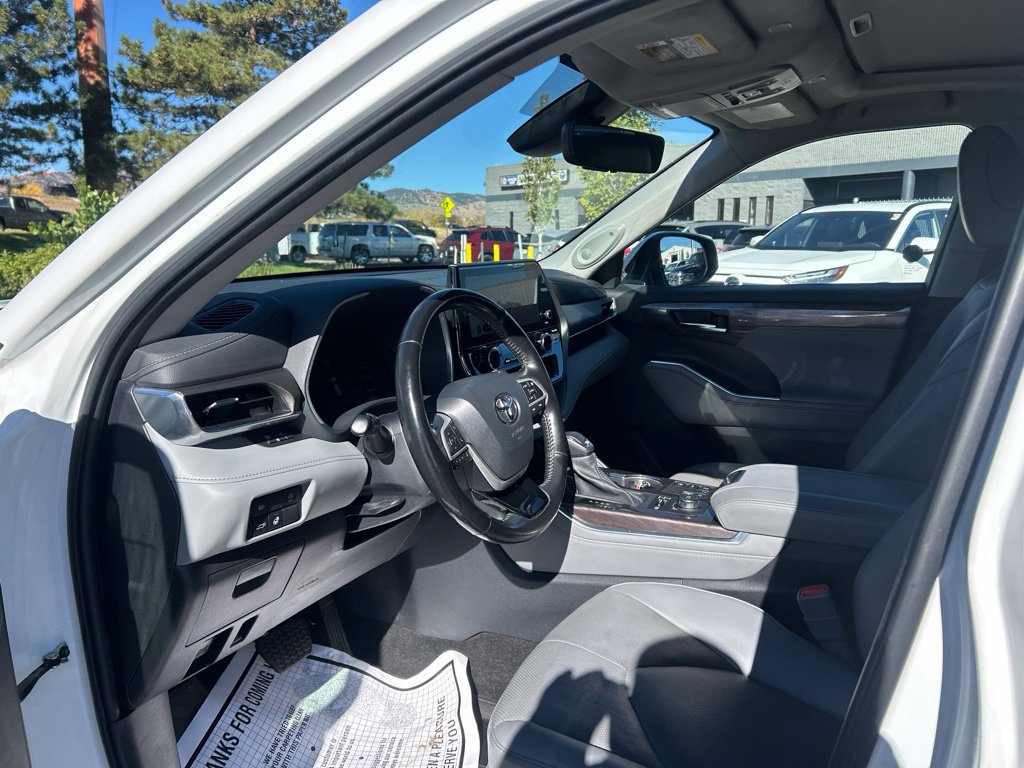 Used 2023 Toyota Highlander Limited AWD/4WD image 24