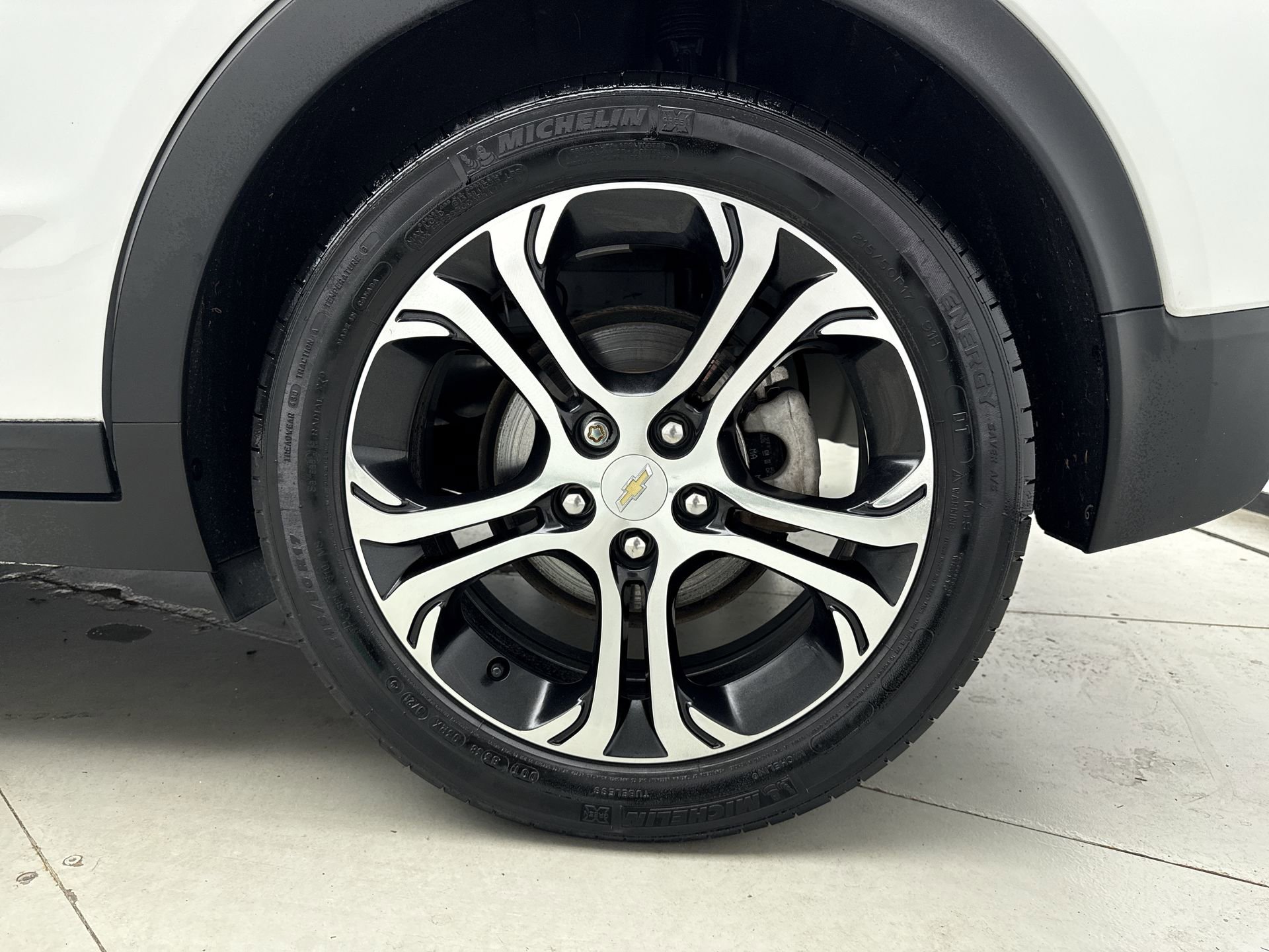Used 2021 Chevrolet Bolt Premier w/ Infotainment Package FWD image 25