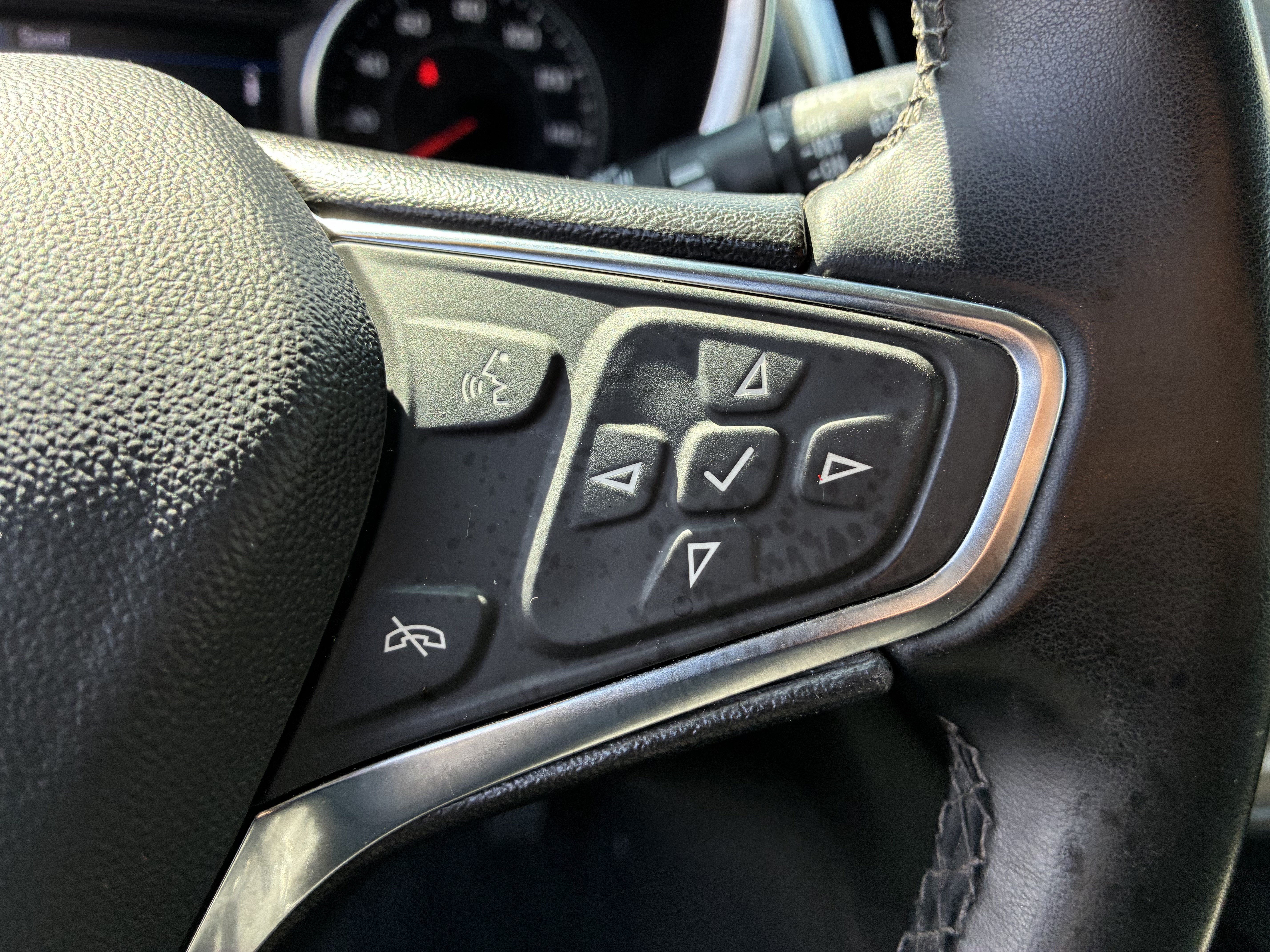 Used 2024 Chevrolet Equinox LT AWD/4WD image 29